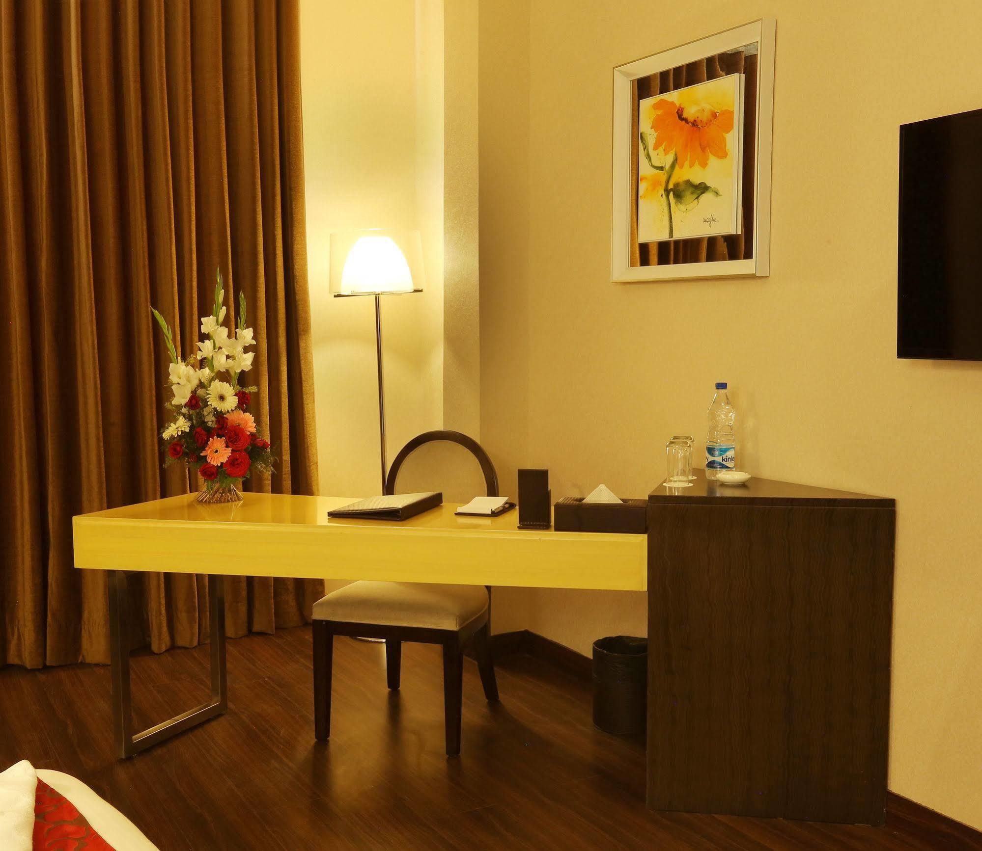 Five Elements Hotels Delhi- North Avenue New Delhi Extérieur photo